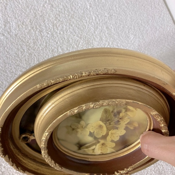 Vintage Floral Oval Wall Art Set W Gold Tone Chunky Frames x2 - Picture 10 of 10